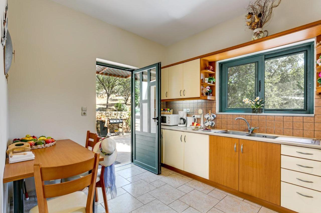 Villa Chloe By Villa Plus Arménoi Extérieur photo